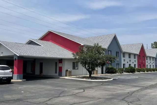 Photo 1 - Ramada by Wyndham Effingham