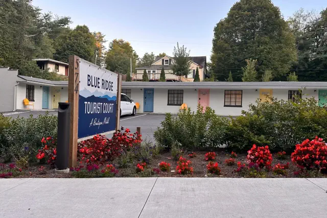 Photo 1 - Blue Ridge Tourist Court