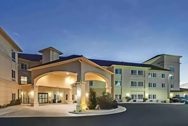 Photo 1 - Comfort Inn & Suites Verona at Turning Stone Resort Casino