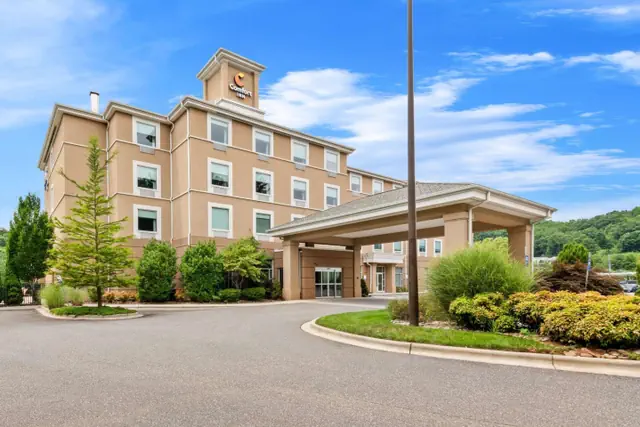 Photo 1 - Comfort Inn Sylva - Cullowhee