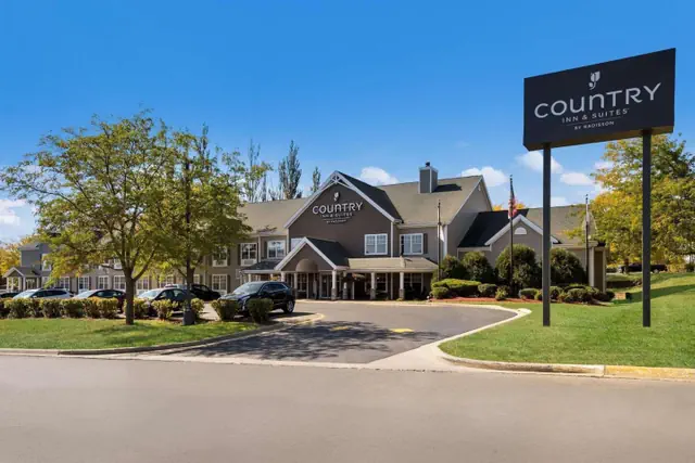 Photo 1 - Country Inn & Suites by Radisson, Freeport, IL