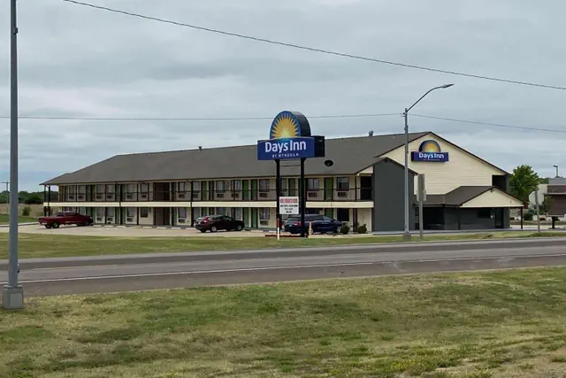 Photo 1 - Days Inn by Wyndham Pratt