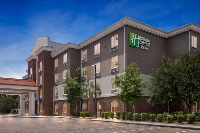 Photo 1 - Holiday Inn Express Hotel & Suites Savannah Midtown by IHG