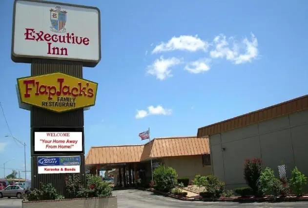 Photo 1 - Executive Inn, Springdale