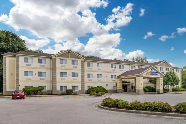 Photo 1 - Comfort Inn & Suites East Moline near I-80