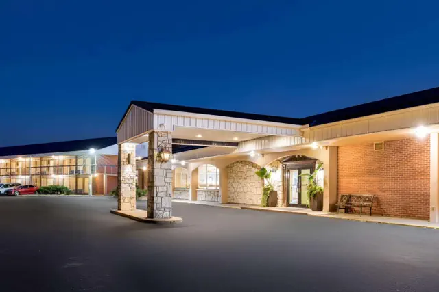 Photo 1 - Days Inn by Wyndham Dubuque