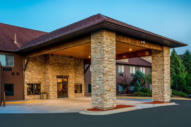 Photo 1 - Riverview Inn & Suites, an Ascend Collection Hotel
