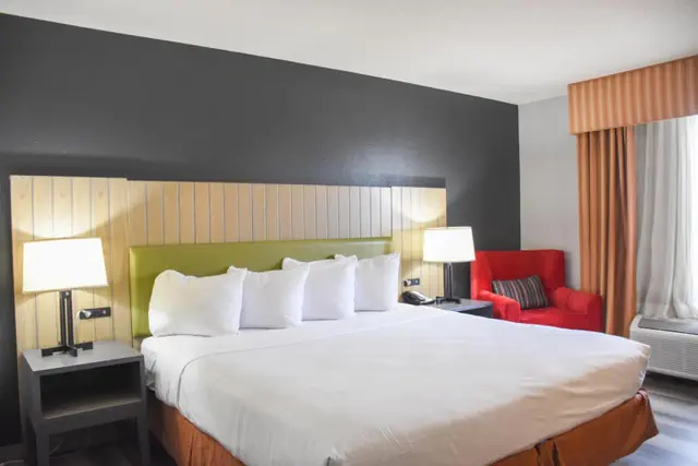 Photo 1 - Country Inn & Suites By Radisson Bloomington-Normal West, IL