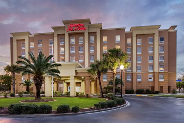Photo 1 - Hampton Inn & Suites Savannah - I-95 South - Gateway