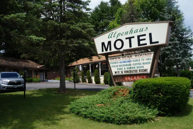 Photo 1 - Alpenhaus Motel