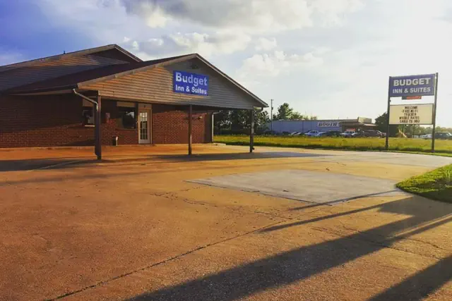 Photo 1 - Budget Inn and Suites Siloam Springs