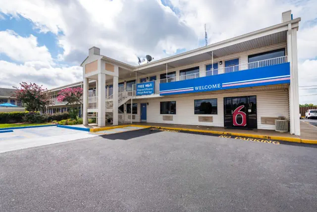 Photo 1 - Motel 6-Anniston, AL