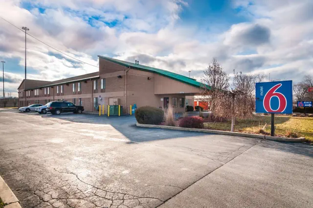 Photo 1 - Motel 6-Lansing, IL - Chicago South