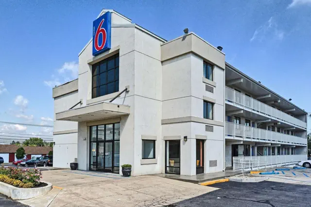 Photo 1 - Motel 6-Maple Shade Township, NJ - Philadelphia - Mt Laurel