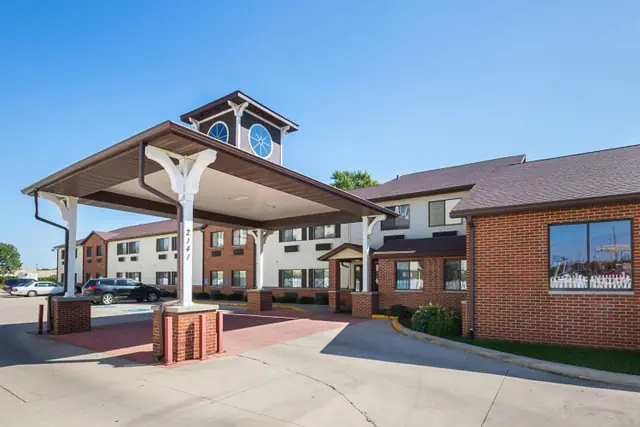 Photo 1 - Motel 6-Waterloo, IA - Crossroads Mall - Cedar Falls