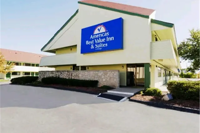 Photo 1 - Americas Best Value Inn Kansas City East - Independence