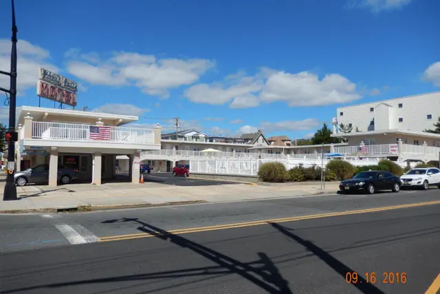Photo 1 - Sifting Sands Motel