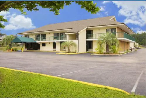 Photo 1 - Super Inn