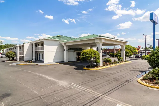 Photo 1 - Motel 6 Waycross