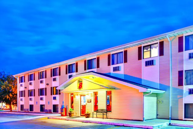 Photo 1 - Super 8 by Wyndham Burlington