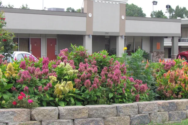 Photo 1 - Red Carpet Inn - Augusta