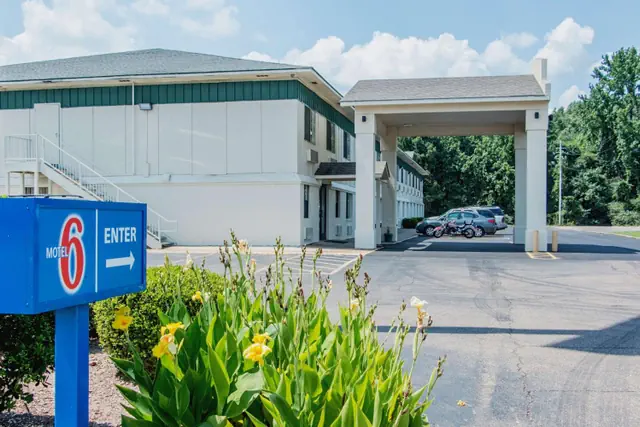 Photo 1 - Motel 6-Hope, AR