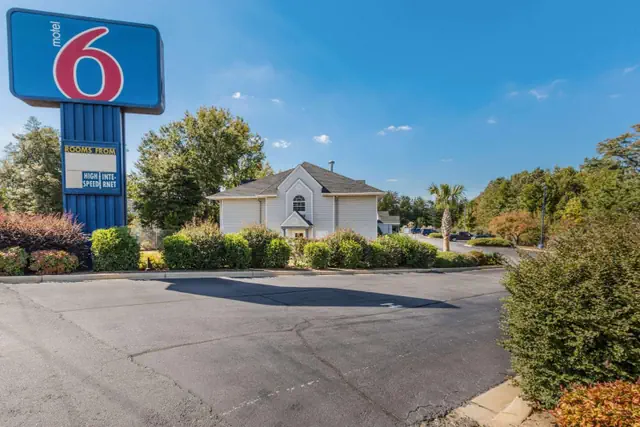Photo 1 - Motel 6-Simpsonville, SC - Greenville