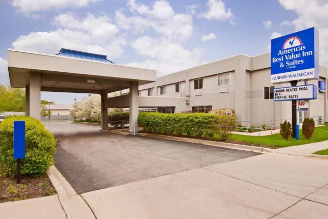 Photo 1 - Americas Best Value Inn Waukegan