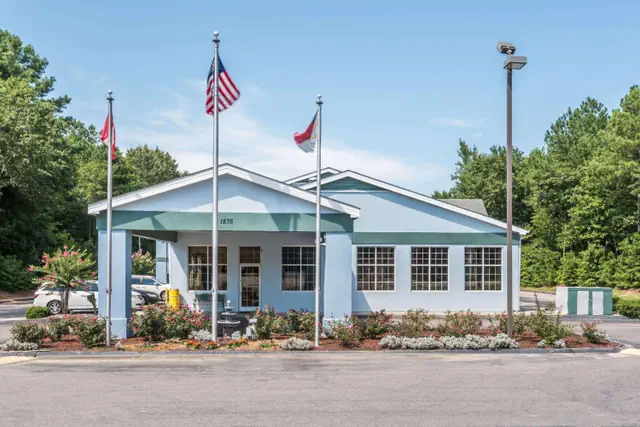 Photo 1 - Super 8 by Wyndham Fayetteville