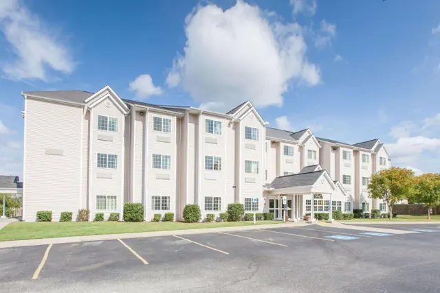 Photo 1 - Microtel Inn by Wyndham Rogers