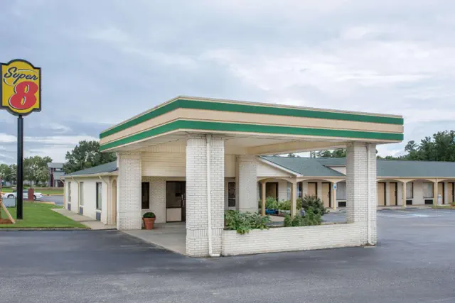 Photo 1 - Super 8 by Wyndham Sumter