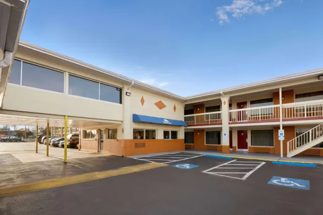 Photo 1 - Days Inn by Wyndham Jacksonville NC