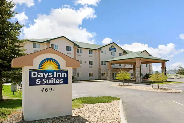 Photo 1 - Days Inn & Suites by Wyndham Castle Rock