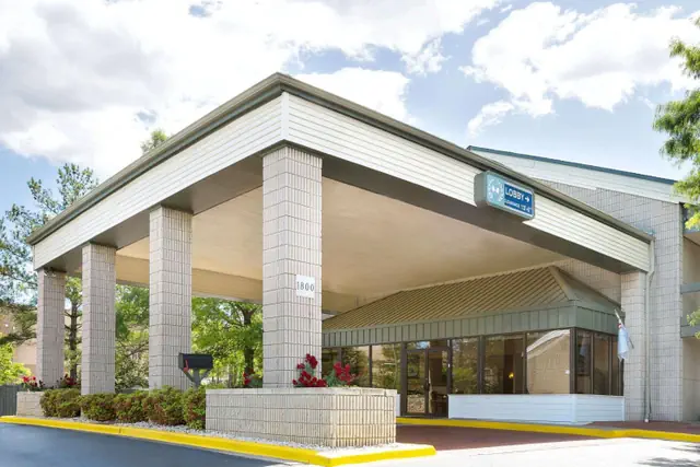 Photo 1 - Days Inn by Wyndham Hoover Birmingham