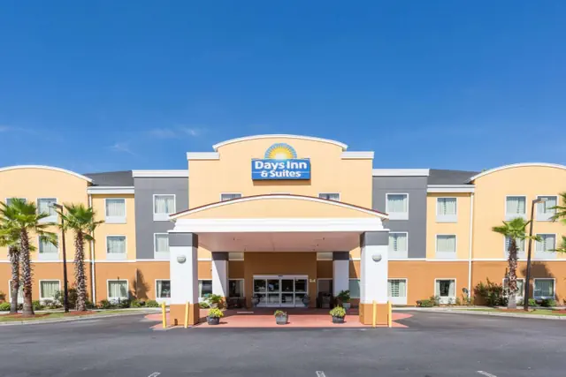 Photo 1 - Days Inn & Suites by Wyndham Savannah North I-95