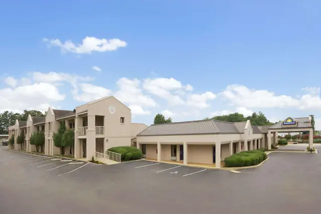 Photo 1 - Days Inn by Wyndham Alexander City