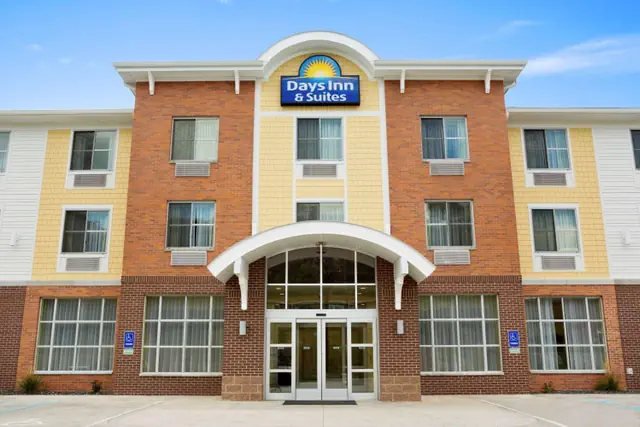 Photo 1 - Days Inn & Suites by Wyndham Caldwell