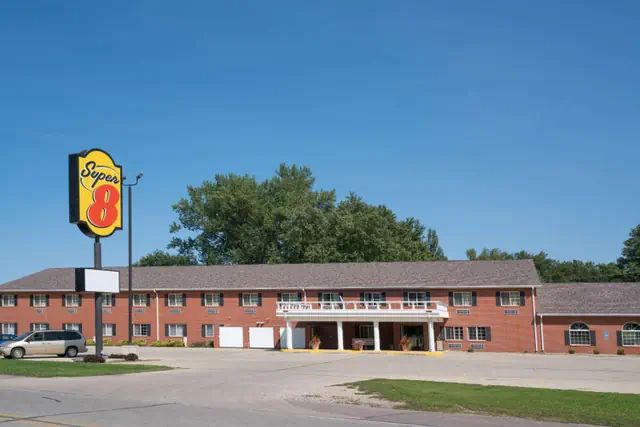 Photo 1 - Super 8 by Wyndham Sheldon