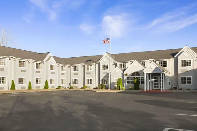Photo 1 - Microtel Inn by Wyndham - Albany Airport