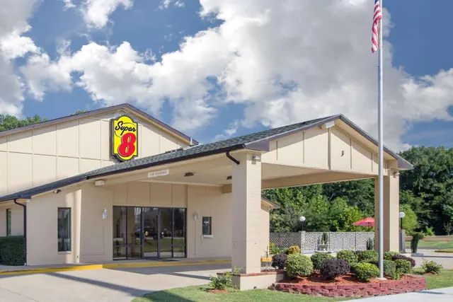 Photo 1 - Super 8 by Wyndham Clarksville AR