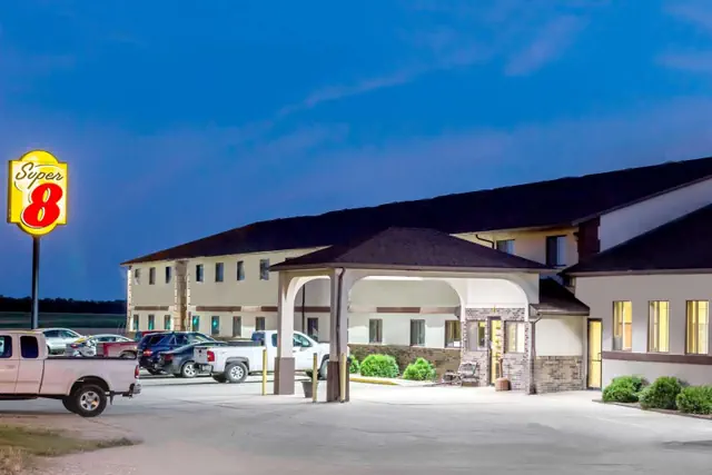 Photo 1 - Western Inn & Suite Grinnell IA
