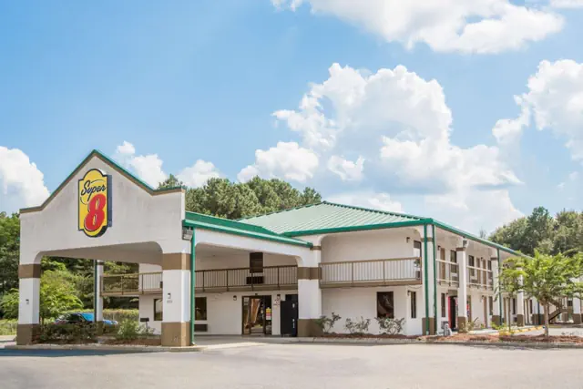 Photo 1 - Super 8 by Wyndham Dothan