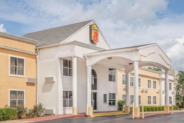 Photo 1 - Super 8 by Wyndham Athens