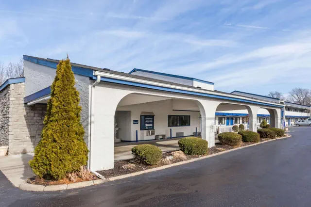 Photo 1 - Days Inn by Wyndham Kent - Akron