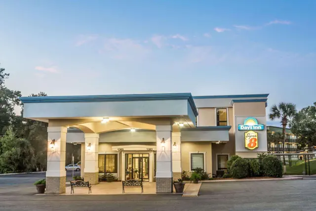 Photo 1 - Super 8 by Wyndham Valdosta Mall