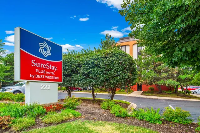 Photo 1 - SureStay Plus Hotel by Best Western Chicago Lombard