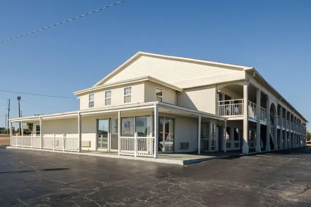 Photo 1 - Motel 6-Commerce, GA