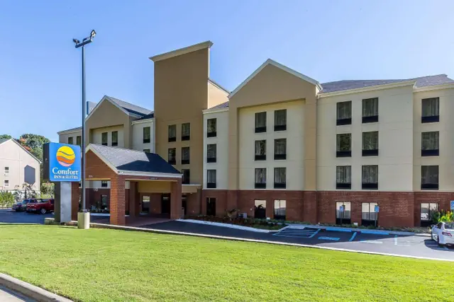 Photo 1 - Comfort Inn & Suites Dalton West