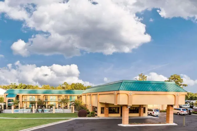Photo 1 - Quality Inn Macon West
