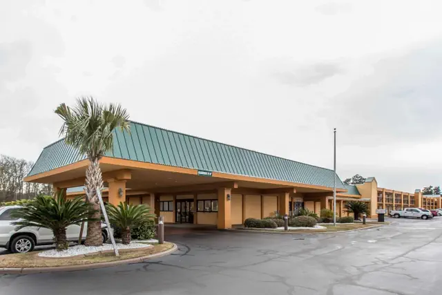 Photo 1 - Quality Inn Savannah Midtown